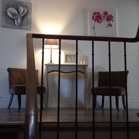 Maison De Ville Bed & Breakfast Magny-en-Vexin Exterior photo