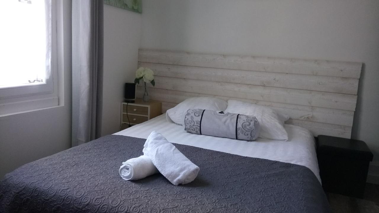 Maison De Ville Bed & Breakfast Magny-en-Vexin Exterior photo